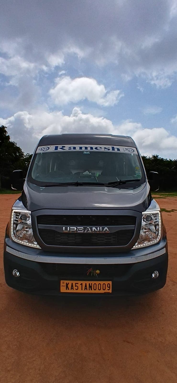 Force Urbania 16 Seater